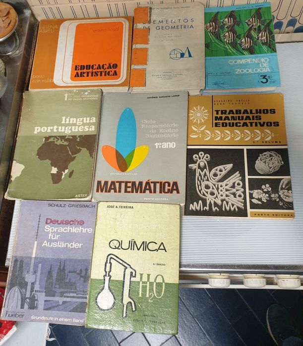 Livros antigos escolares