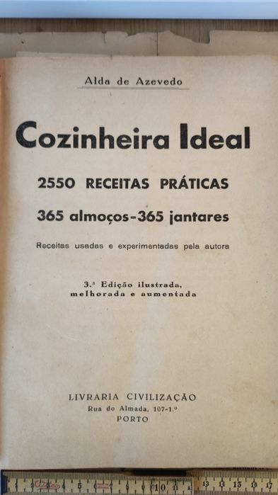 Cozinheira Ideal Alda Azevedo - Livro Culinária Antigo 
de Alda de Aze