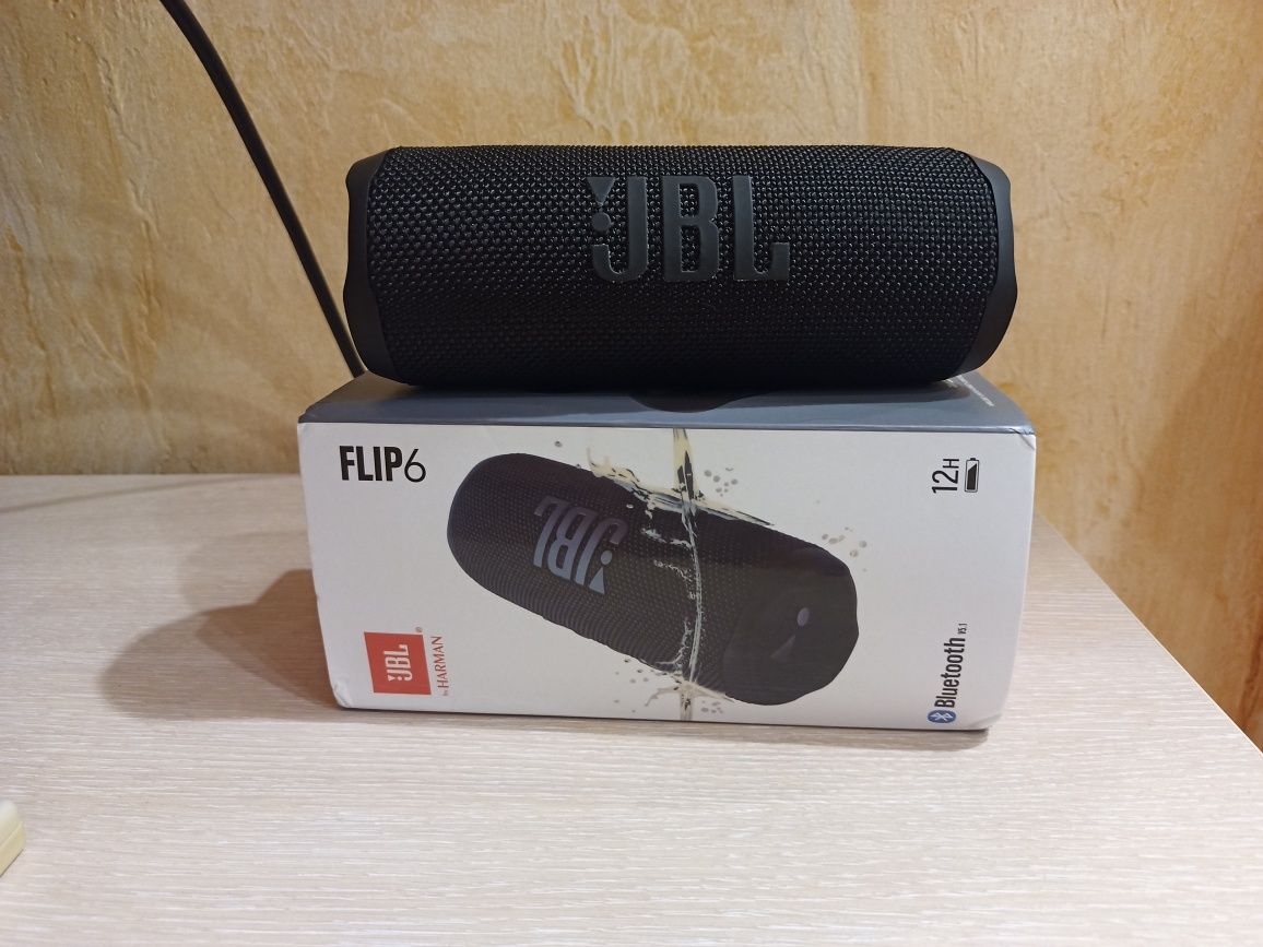 Портативна колонка JBL FLIP6