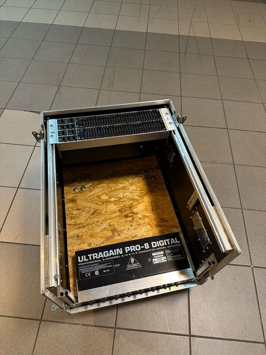 Yamaha 01V96v2 VCM+ rack + ultragain + equalizer