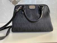 Torebka kuferek Michael Kors