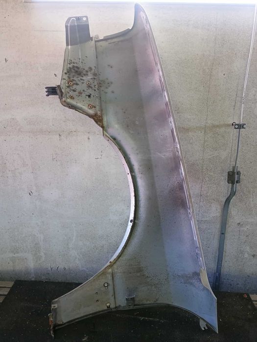 Błotnik Prawy Przód Prawy Przedni Audi 80 B4