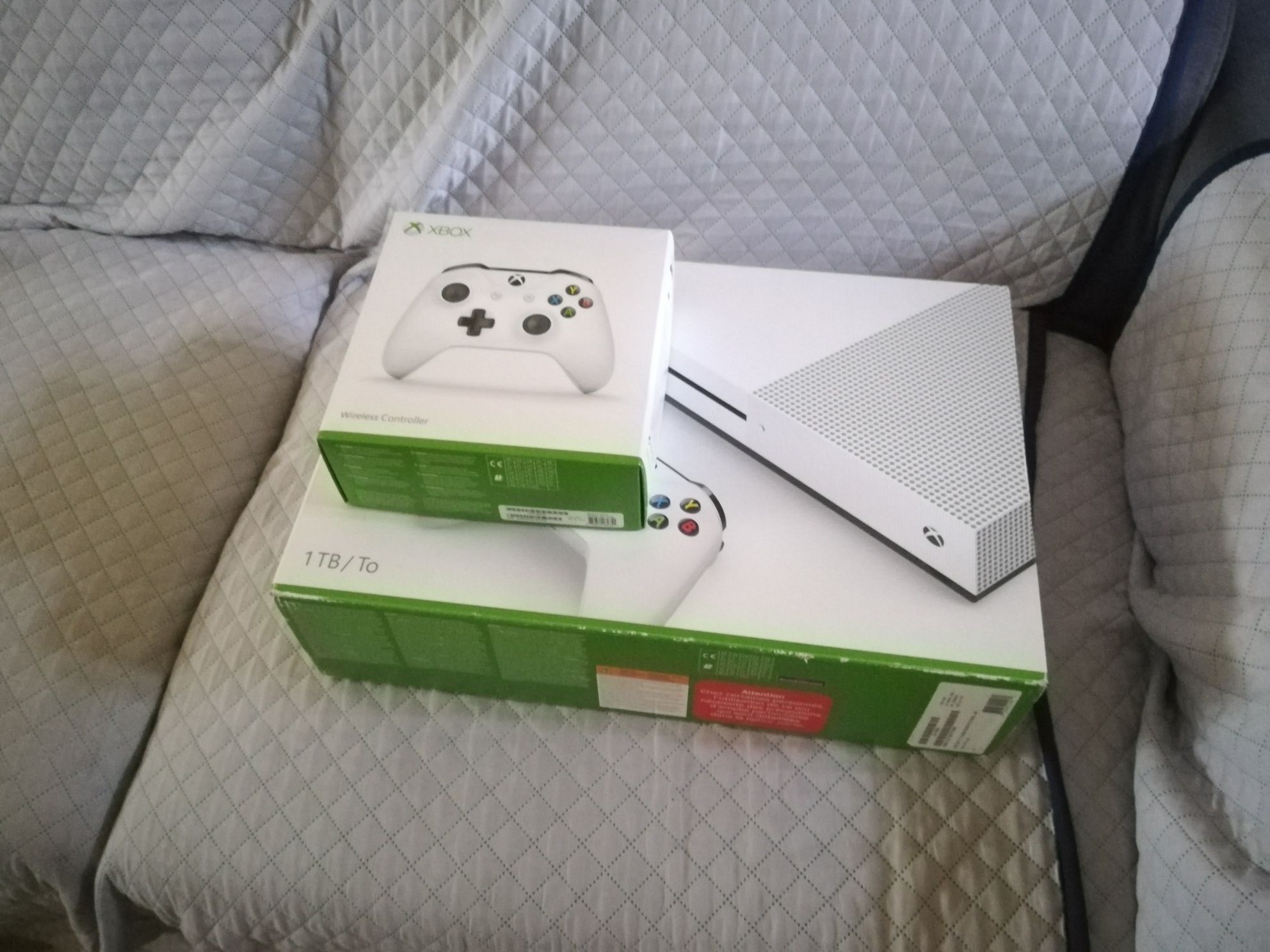 Xbox One S 1TB + Jogos Digitais e Físicos + Oferta