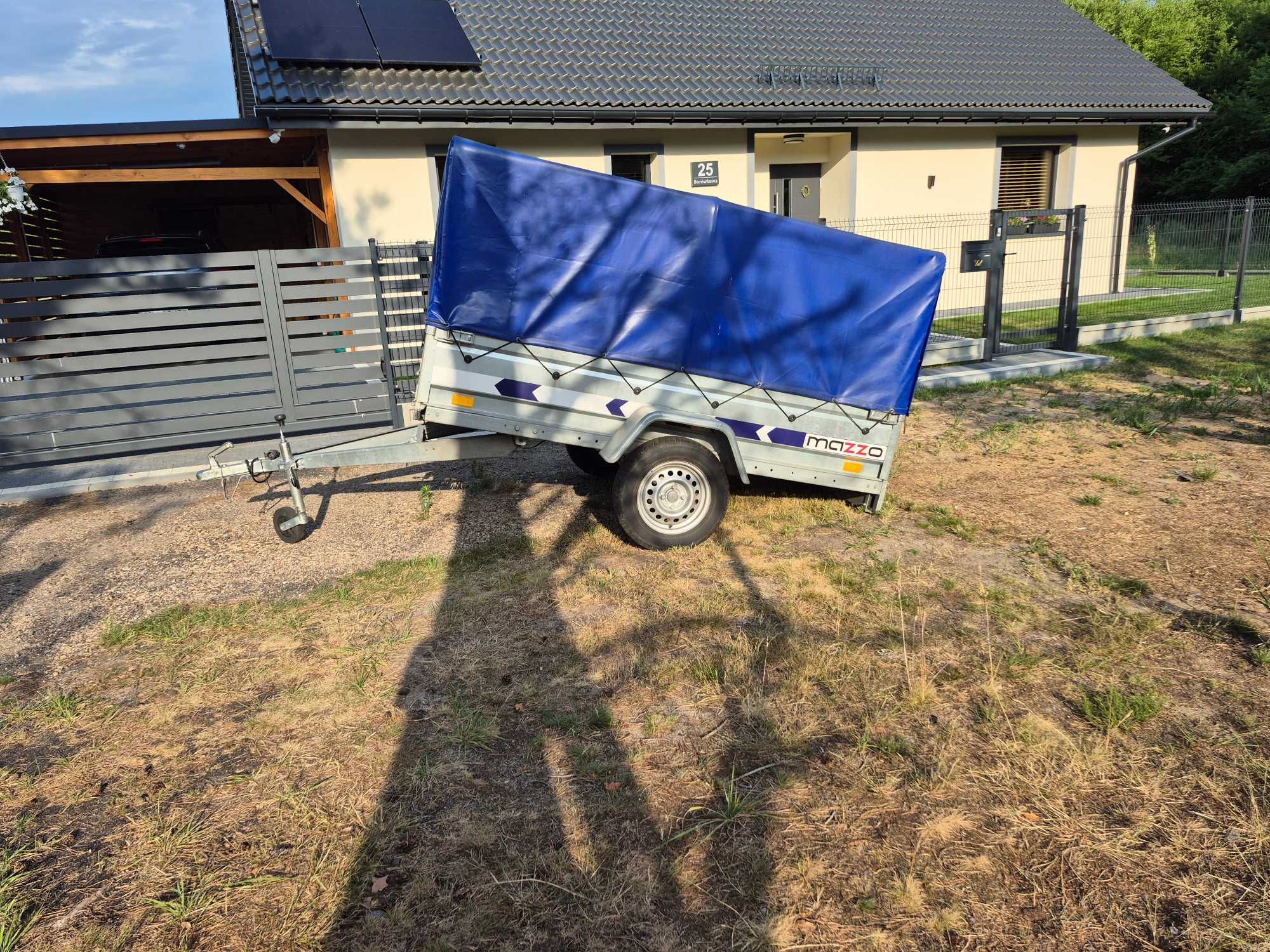 Przyczepka lekka Niewiadów ze stelażem i pokrowcem niebieskim