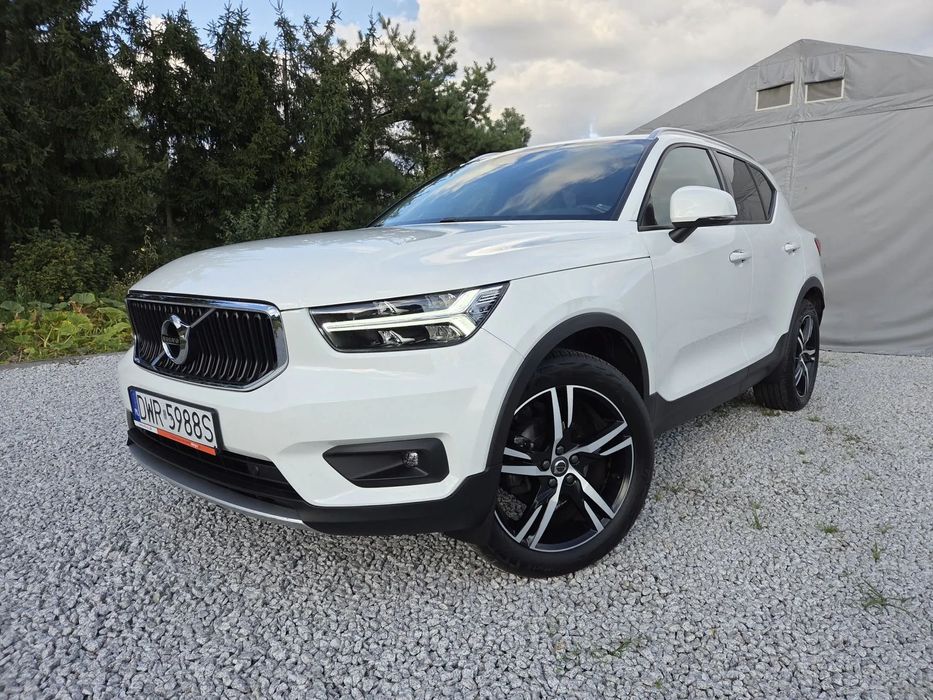 Volvo XC 40 D3 150KM automat Virtual półskóra kamera alu 19 serwis zarejestrowany