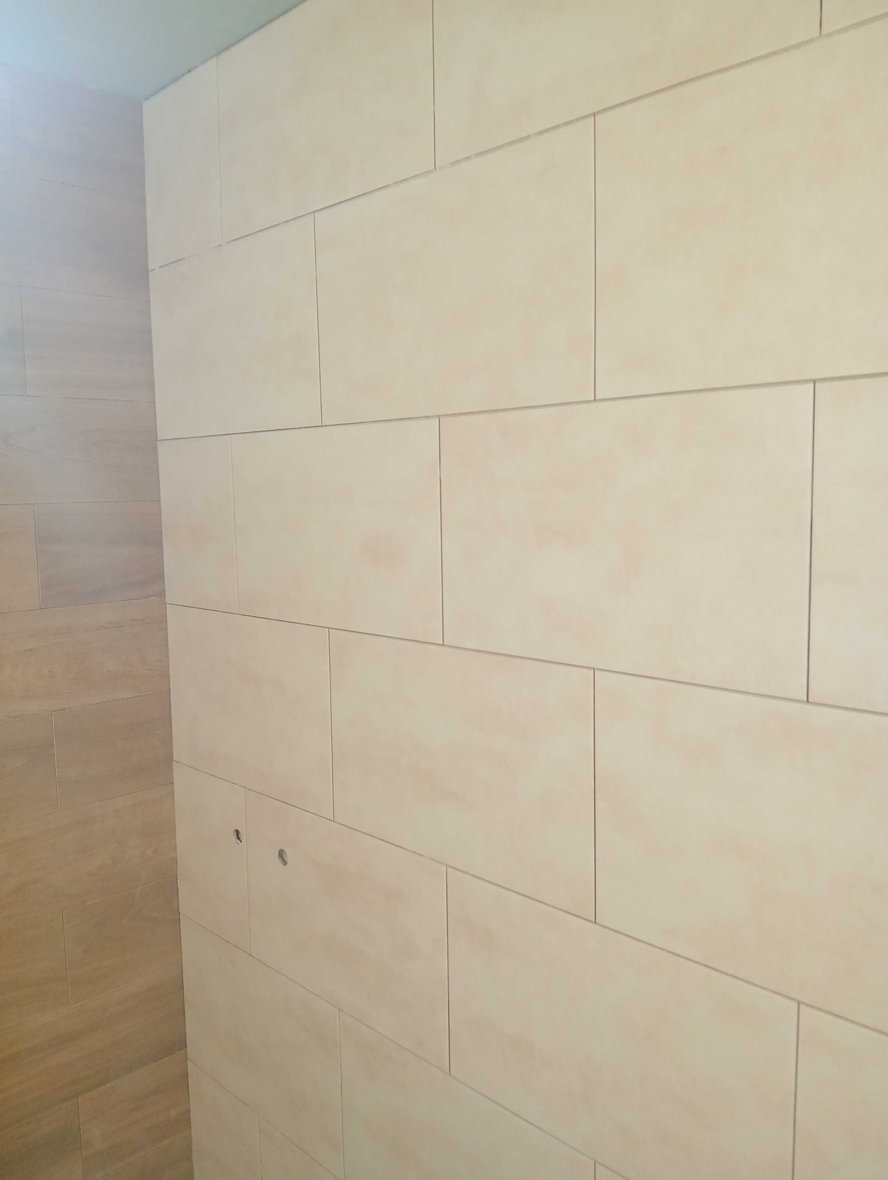 Sou ladrilhador de grandes e pequenos formatos mosaicos e cerâmicos