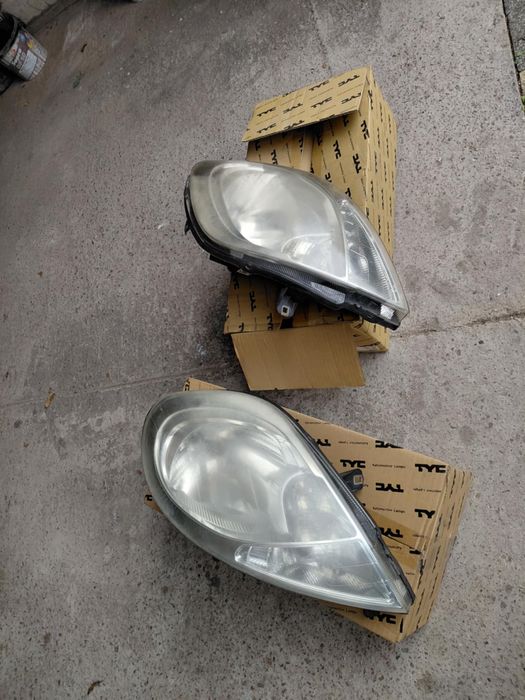 Reflektory Opel Vivaro Trafik