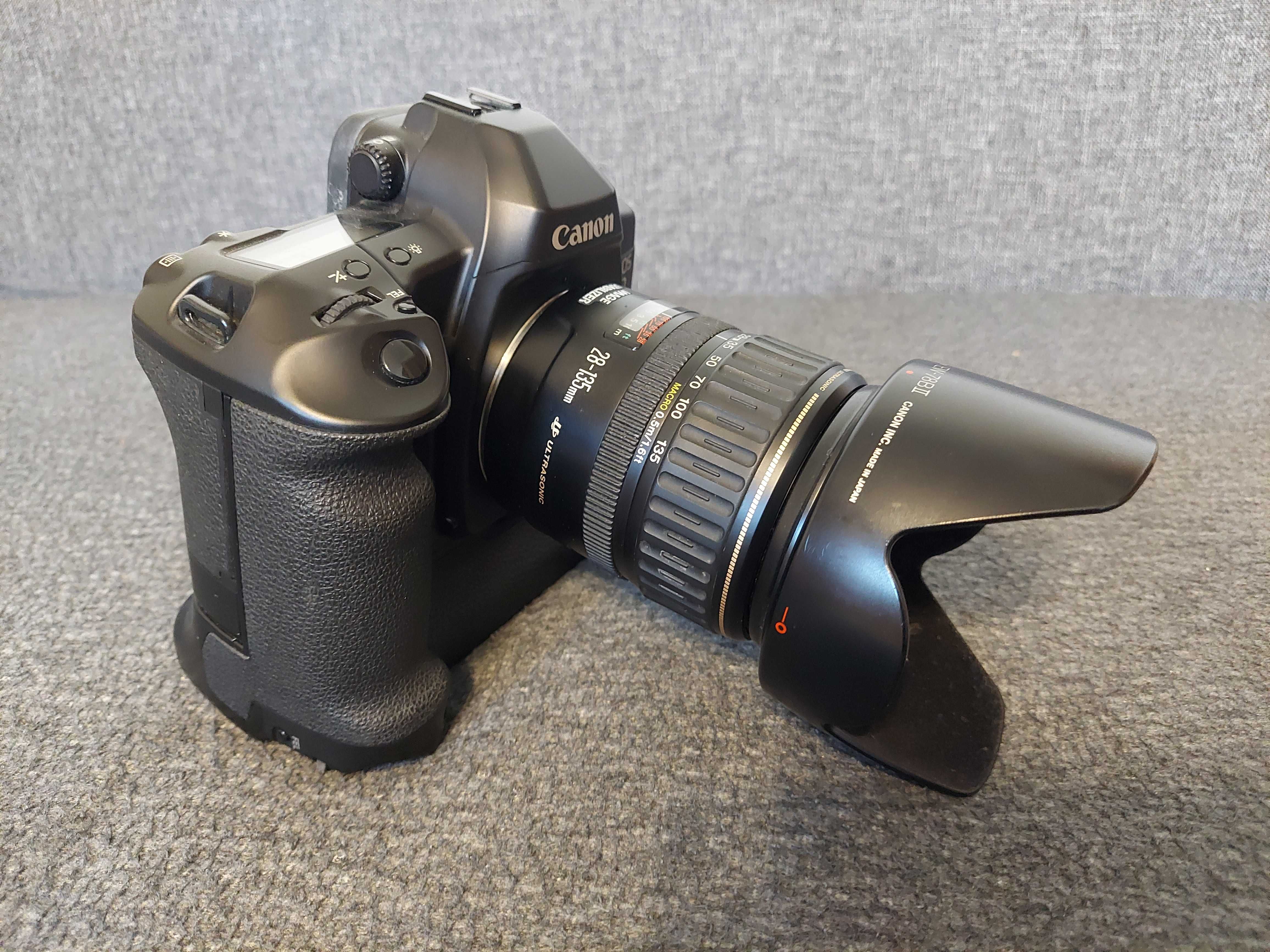 Canon EOS 3 Power Drive PB-E2 obiektyw Canon 28-135/3,5-5,6 IS