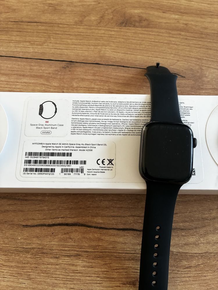 Apple Watch SE 44, uszkodzony