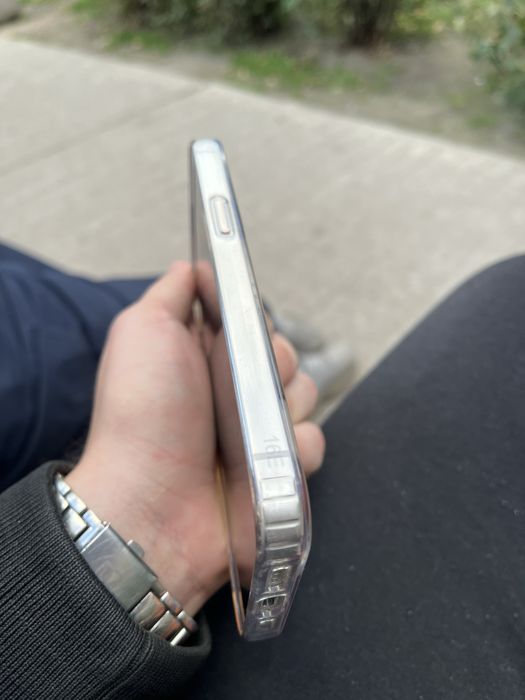 Iphone 16e ( состояние новый )