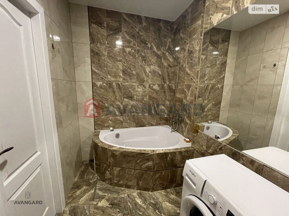 Простора квартира в Агрономічному