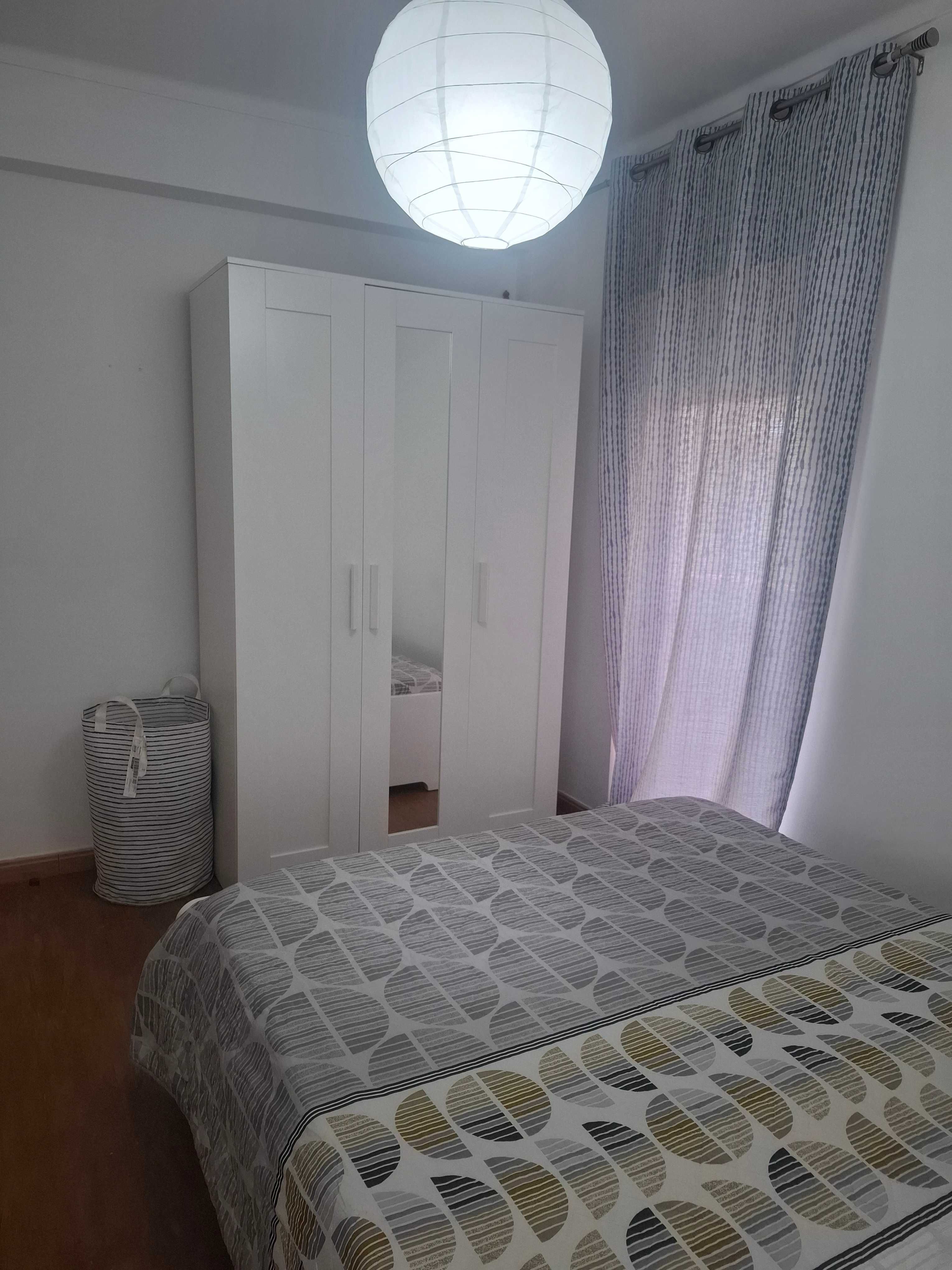 Quarto para arrendar em Queluz (Pendão) – 450€/mês + 1 caução