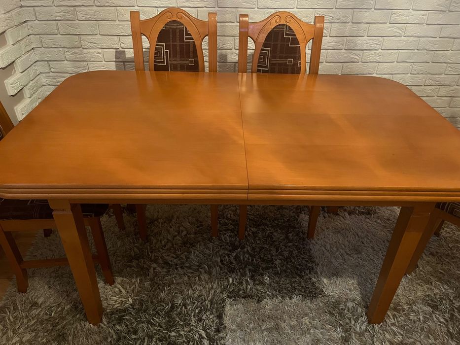 Stół z 6 krzesłami