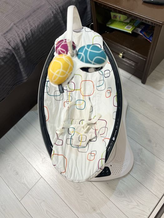 Крісло-гойдалка 4moms mamaroo 4.0 дитяча качель укачивающий центр