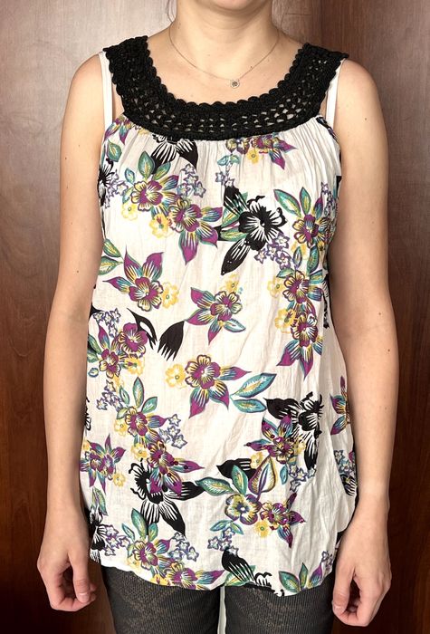 Bluzka E-vie - cekiny, dekolt na szydełku - rozm. 38/40 - 100% bawełna