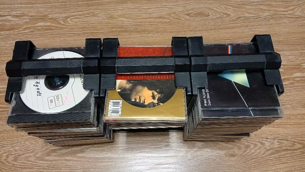 3 полички для компакт-дисків