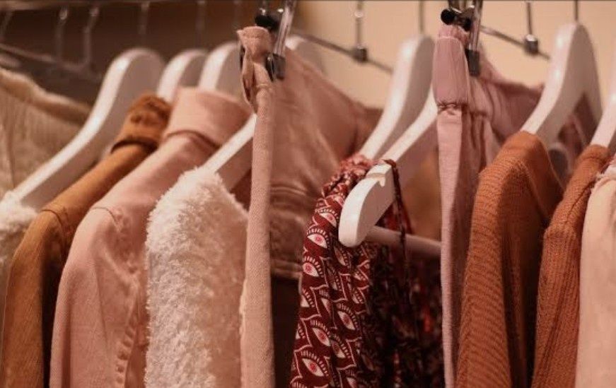 Zestaw ubran roz. 42 nowe