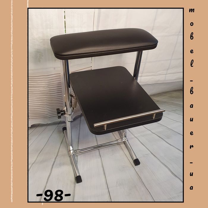 Підставка для педикюру з поличкою, тринога