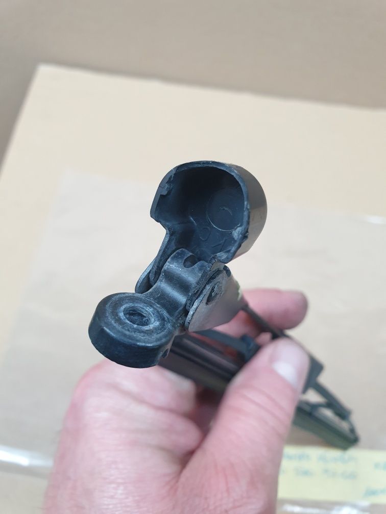 wycieraczka lampy lewej volvo V70 XC70 S70 NR 4
