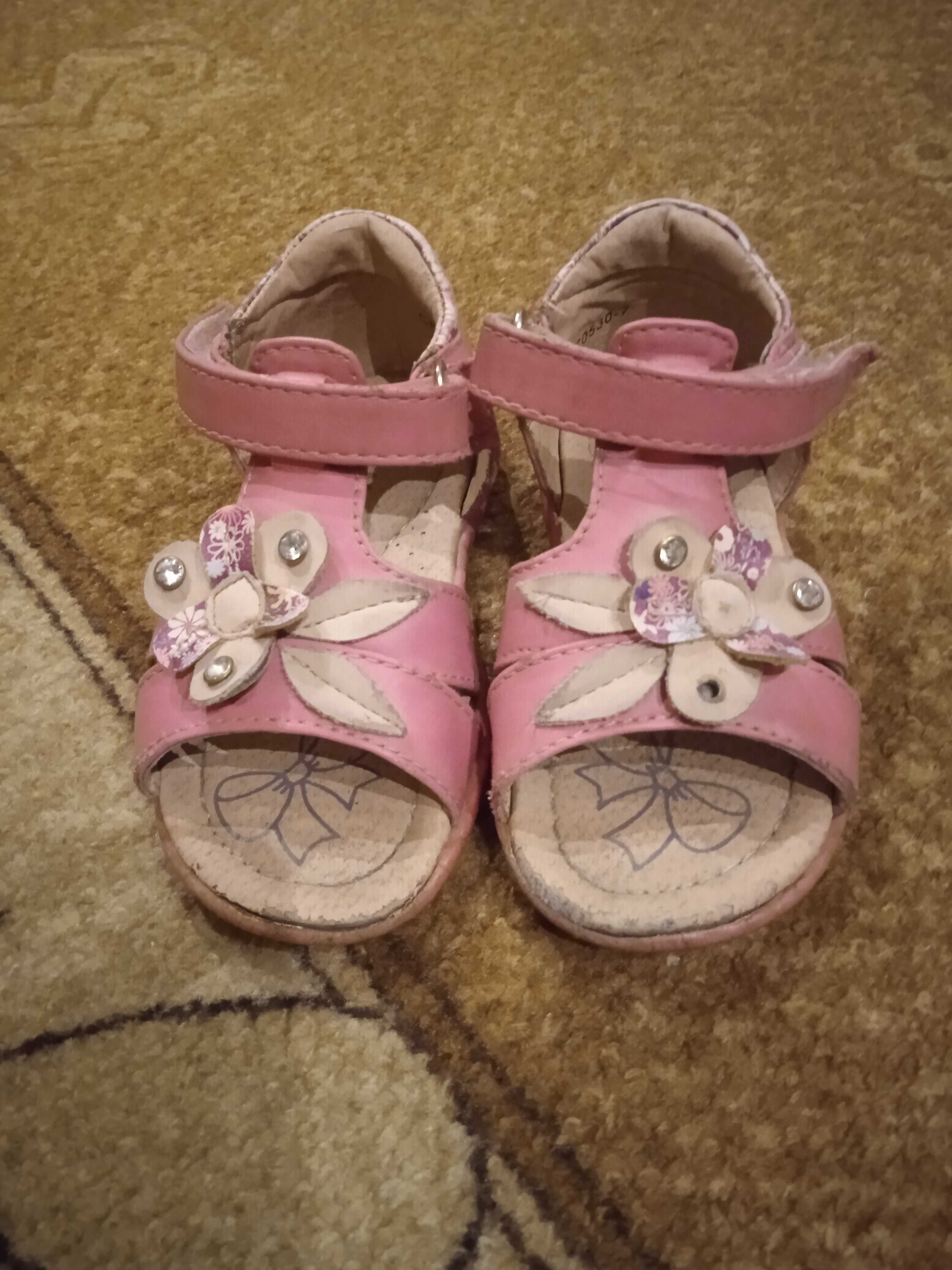 Sandałki dla dziewczynki roz.21