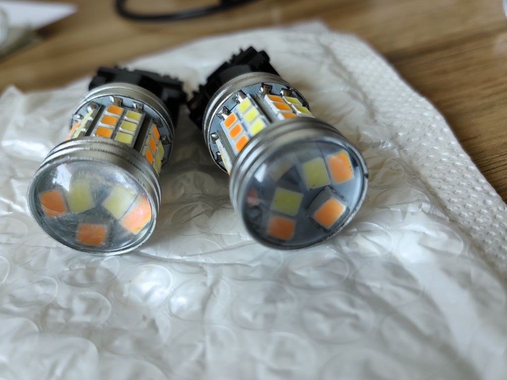 Żarówki dual color P27 7w BIAŁY + Pomarańczowy