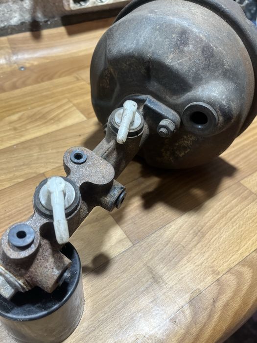 Вакуумный усилитель тормозов в сборе с гтц Таврия