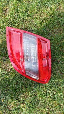 Lampa Mercedes w204 tył prawa kombi