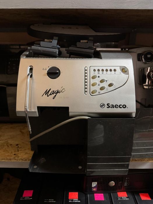 Кавомашина Saeco magic de Luxe. Кавоварки Saeco