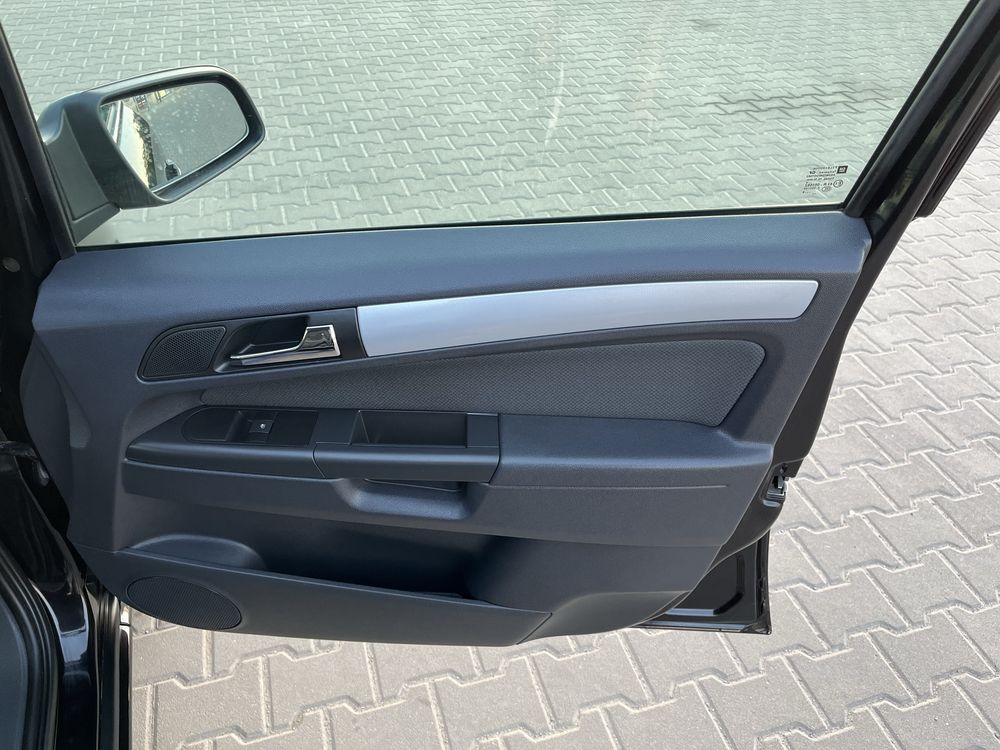 Продам нефарбоний Opel Zafira 2006 1.8