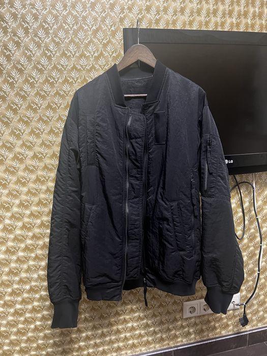 Бомбер riot division по типу куртка stone island