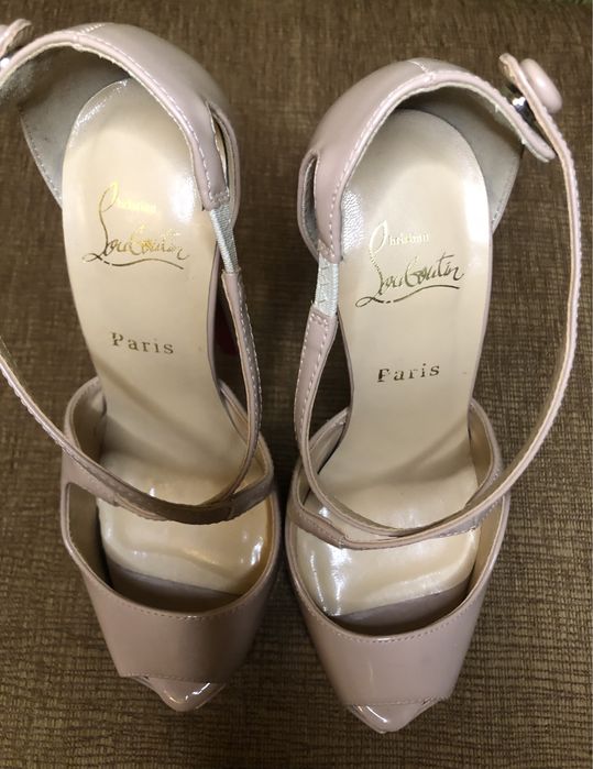 Бомоніжкі на високих підборах бежеві.