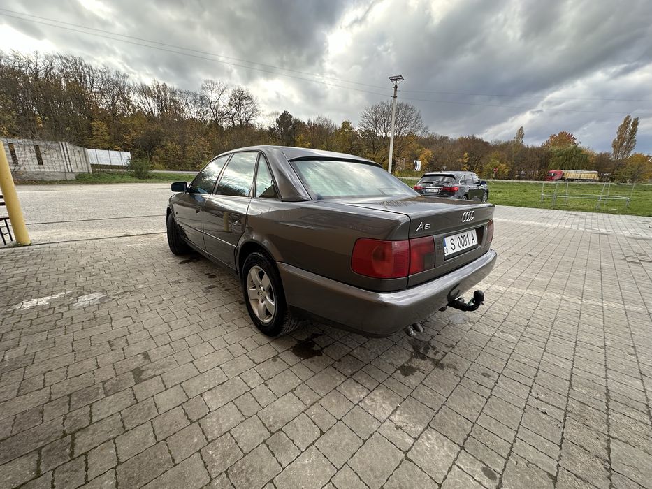 Продам ауді в хорошому стані