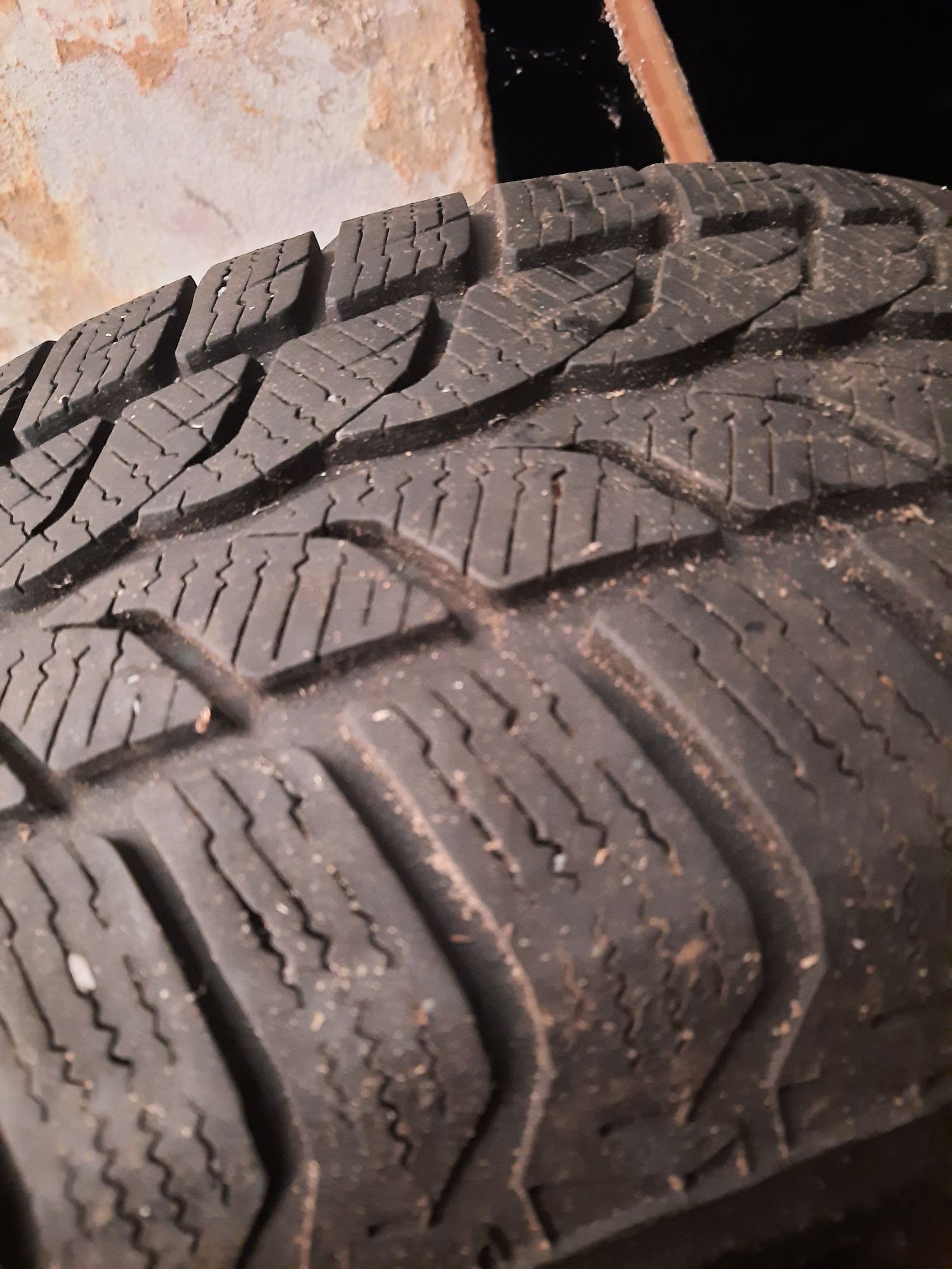 Uniroyal 215 65 R16
