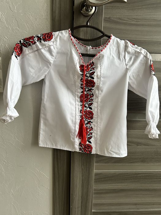 Вишиванка на дівчинку