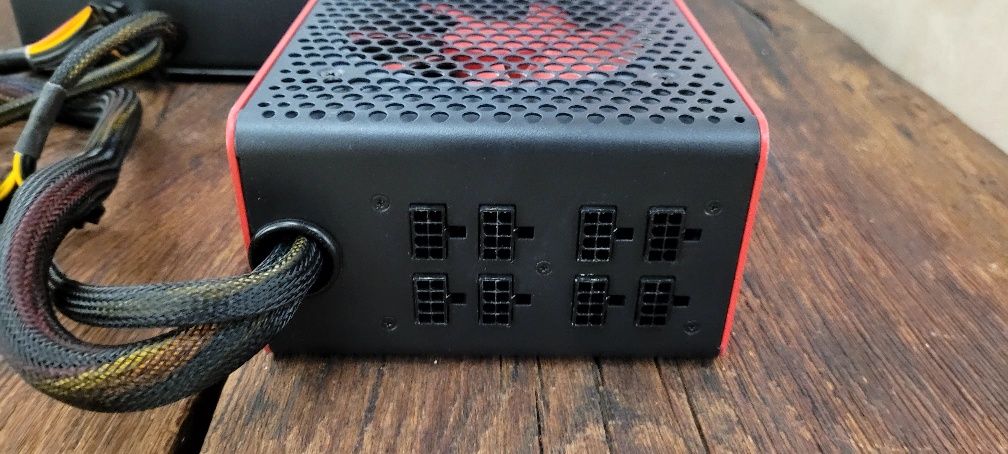 Zasilacz MODECOM Volcano 650W 80