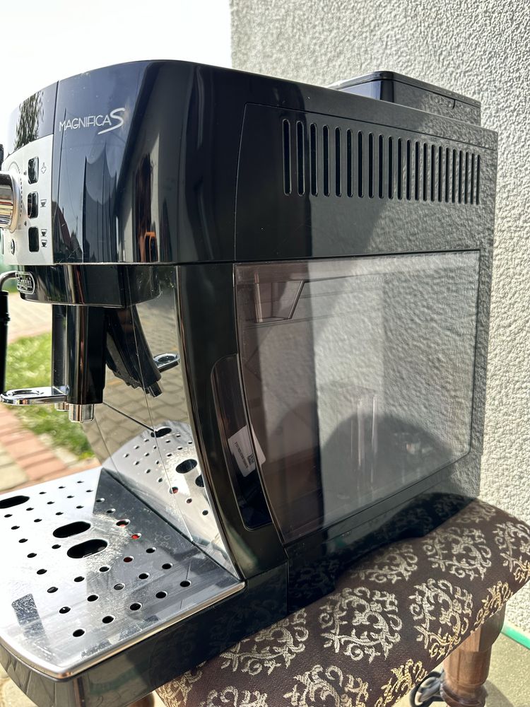 Кавомашина, Кавоварка Delonghi Magnifica S