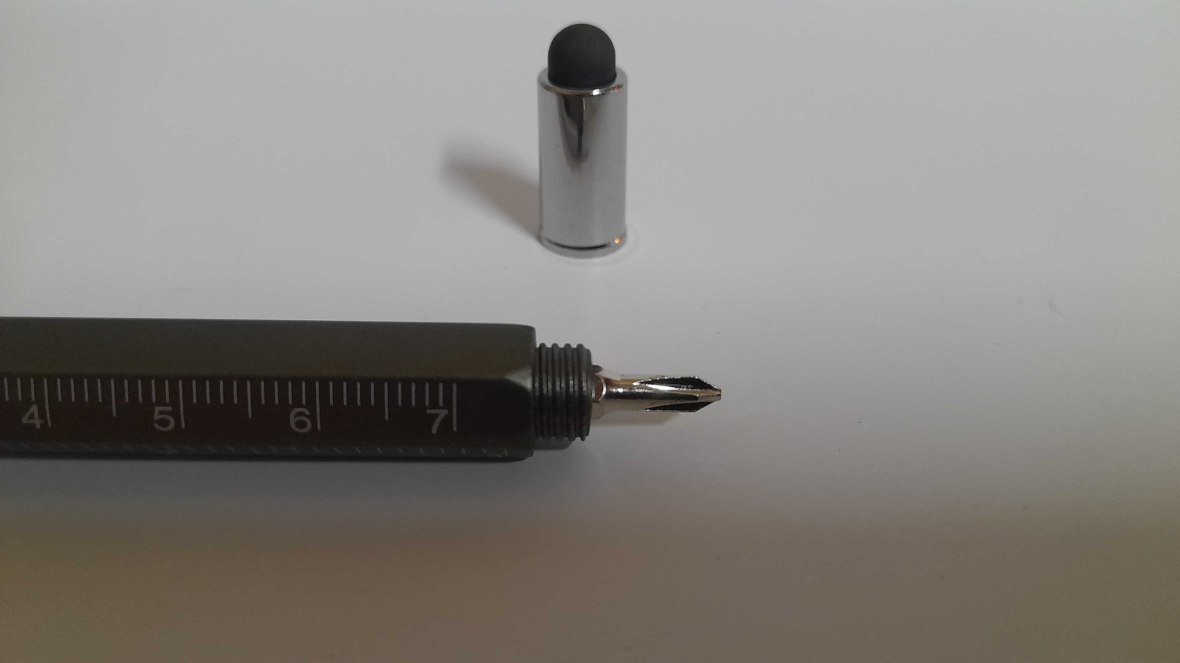 Długopis techniczny 7 w 1  + Gratis.