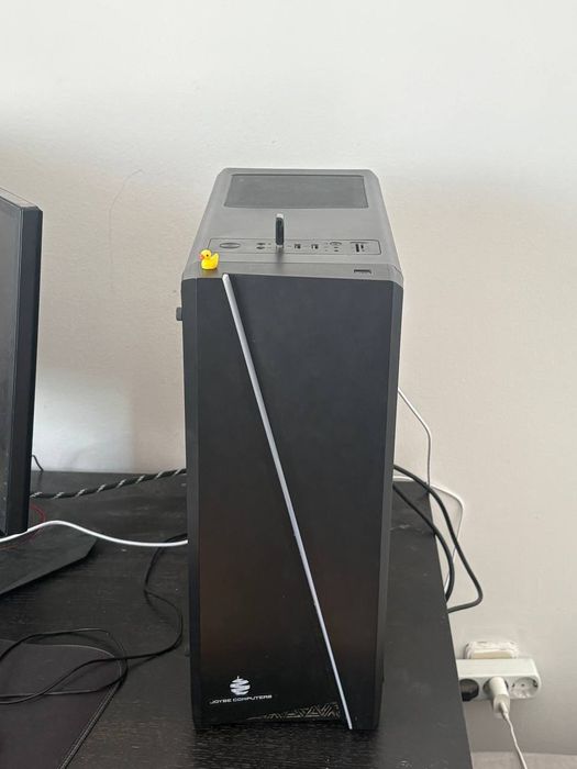 Ryzen 5 2600, 16GB ram, GTX 1060 + teclado e rato