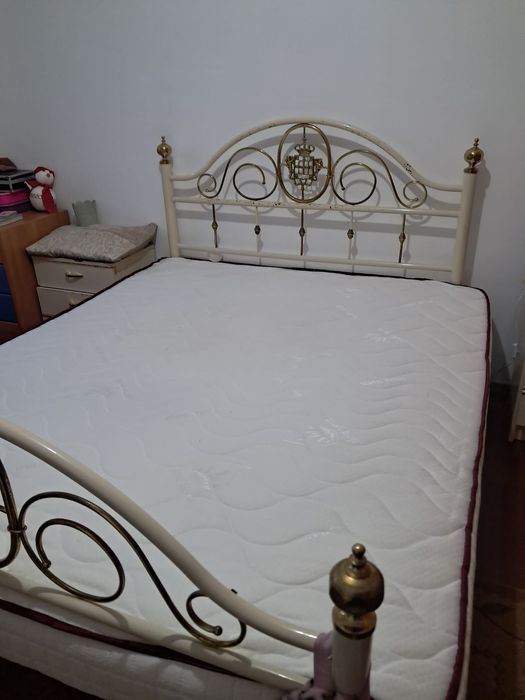 Cama de casal vendo junto ou separado perguntar valor