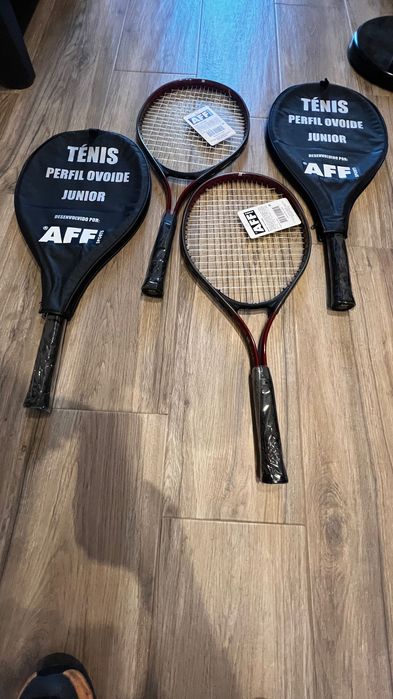 4 raquetes de ténis Junior novas. Sem uso e com etiqueta