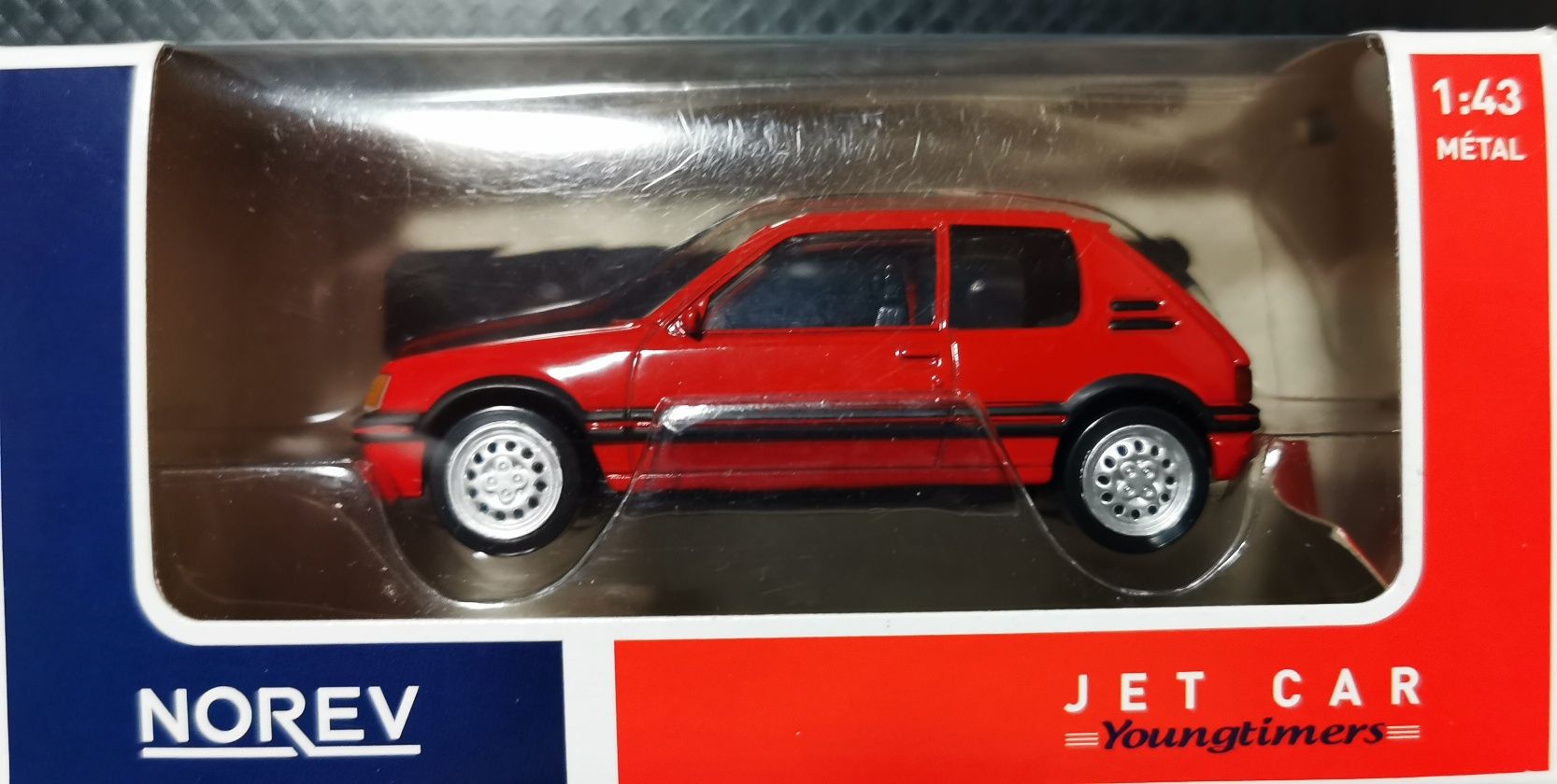 Peugeot 205 GTI escala 1:43