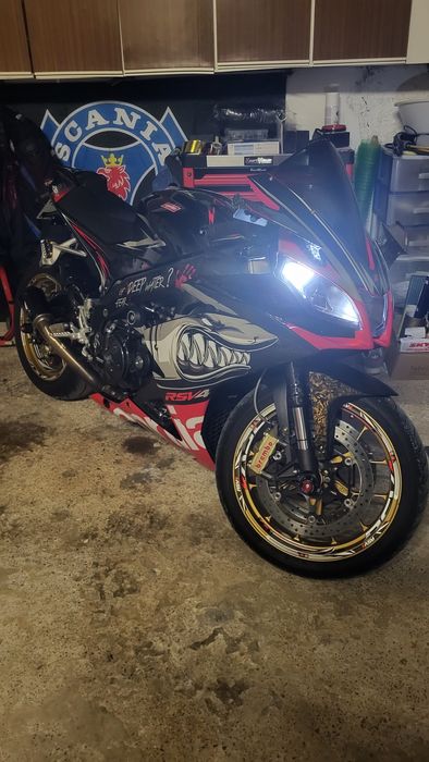 Aprilia rsv4 2010