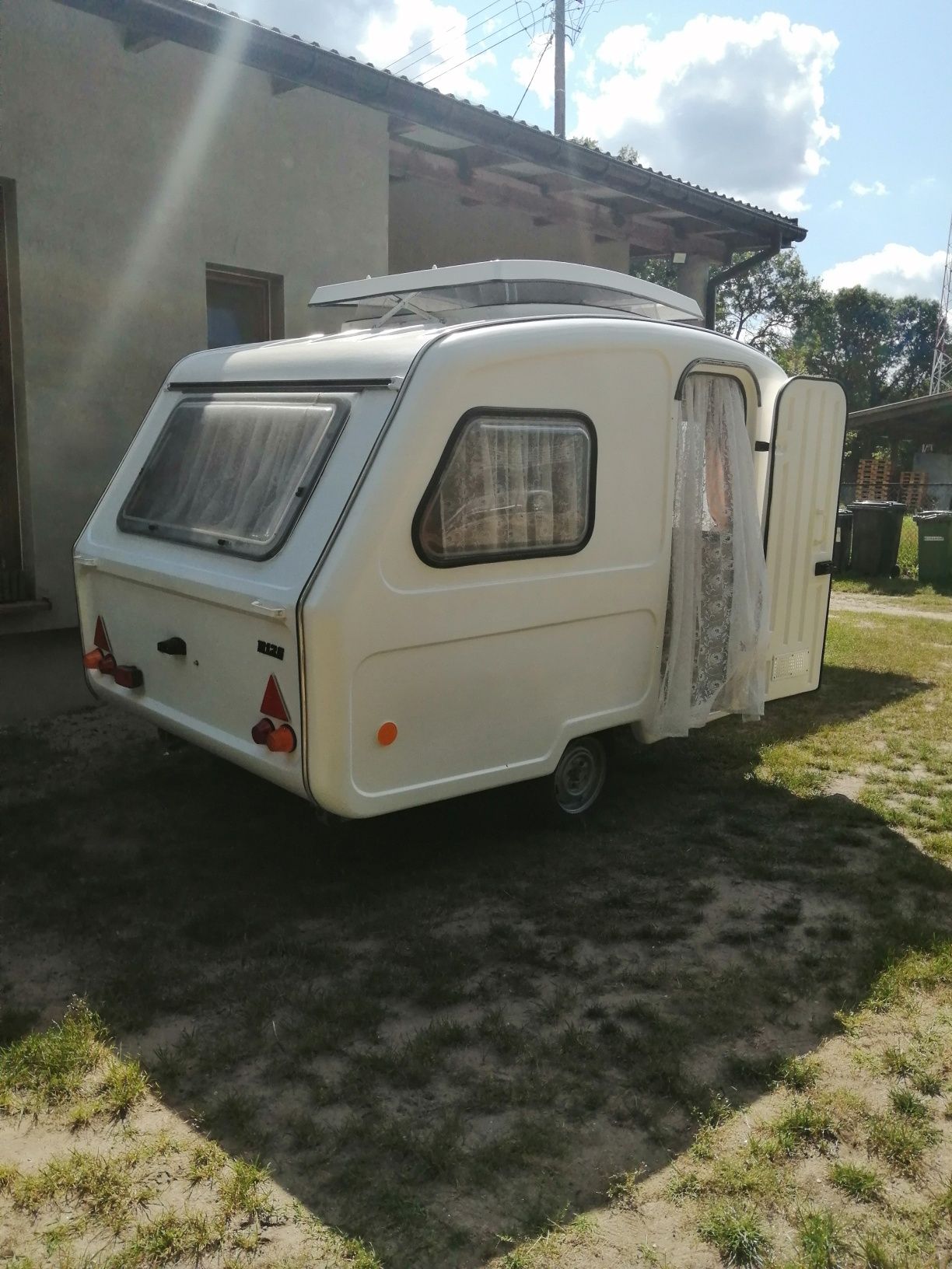 Przyczepa kempingowa NIEWIADOW