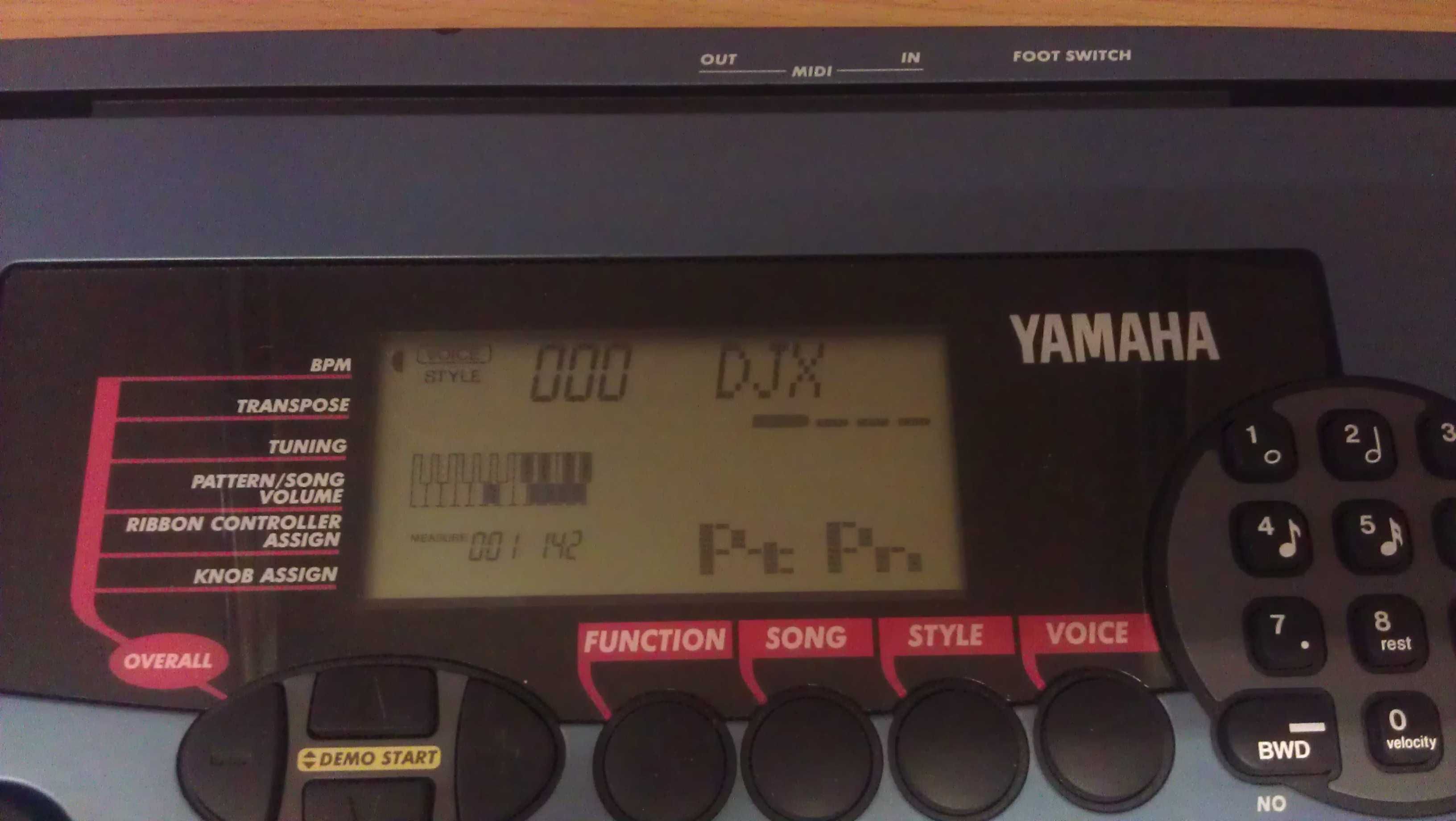 YAMAHA DJX keyboard