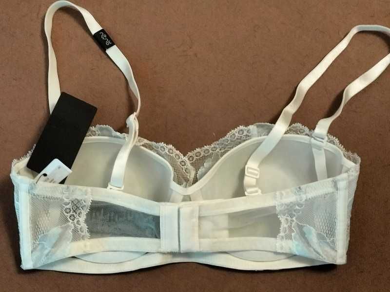 Koronkowy biustonosz Calvin Klein, 65C, model Bandea Ivory