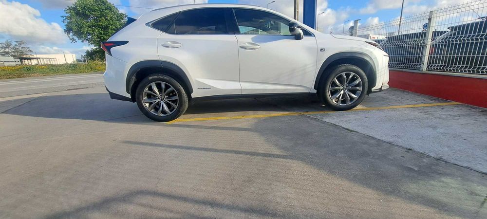VENDO LEXUS NX300H 2016 F-SPORT-IMPECÁVEL