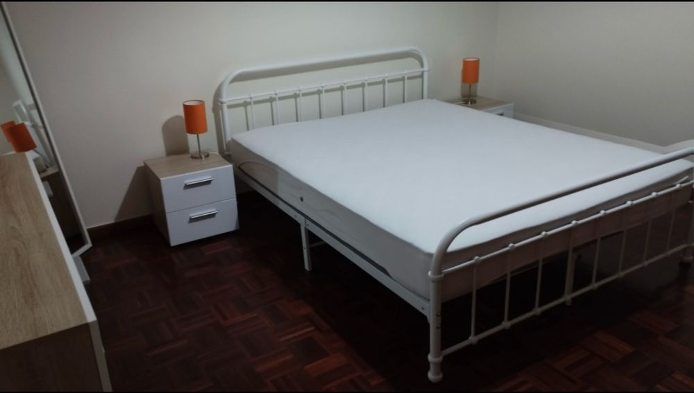 Cama de ferro e colchao