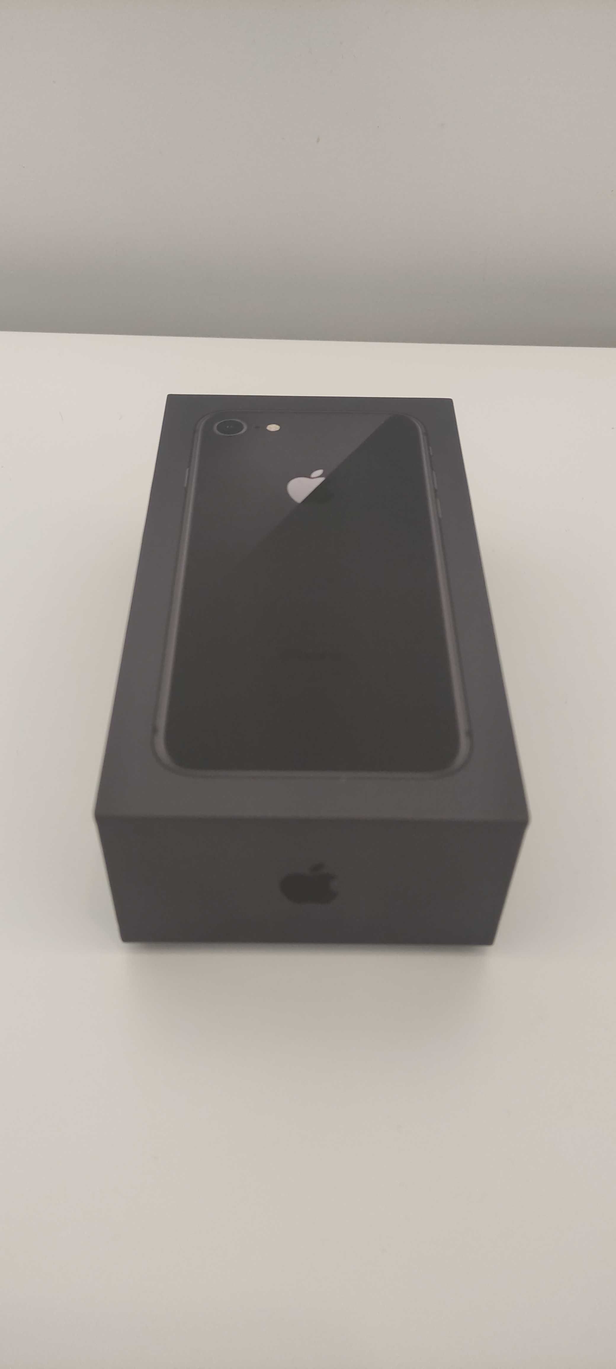 Iphone 8 64GB Black com todos acessórios - ótimo estado