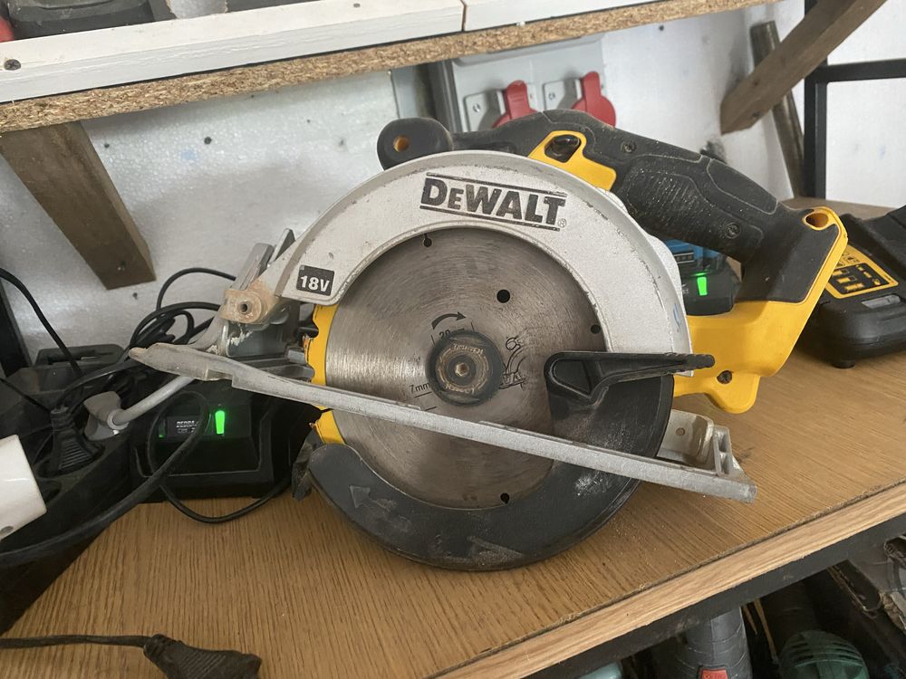 Dewalt zaglebiarka