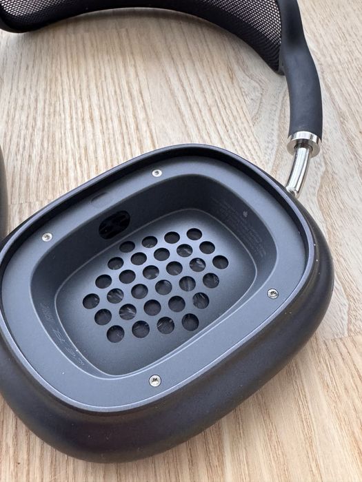 AirPods Max 1v1 version